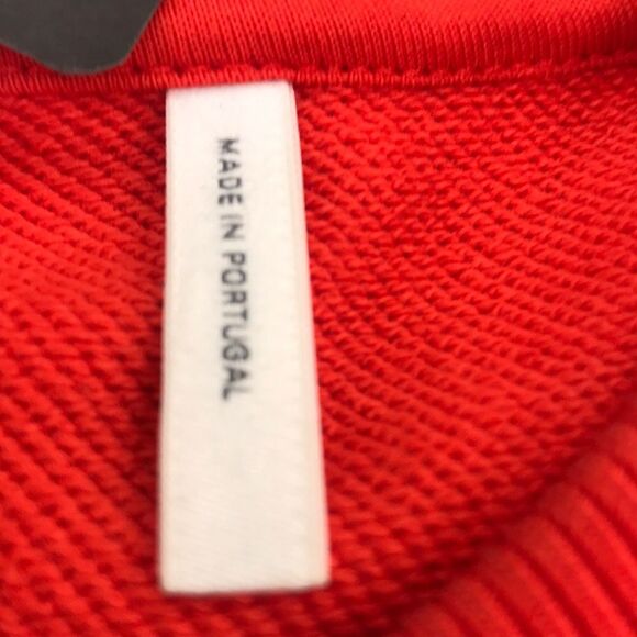 Vibrant Red Crewneck Sweater with Ribbed Cuffs - Picture 7 of 10